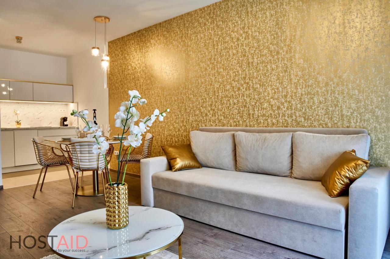 Azur Apartment - Hostaid Siófok Esterno foto