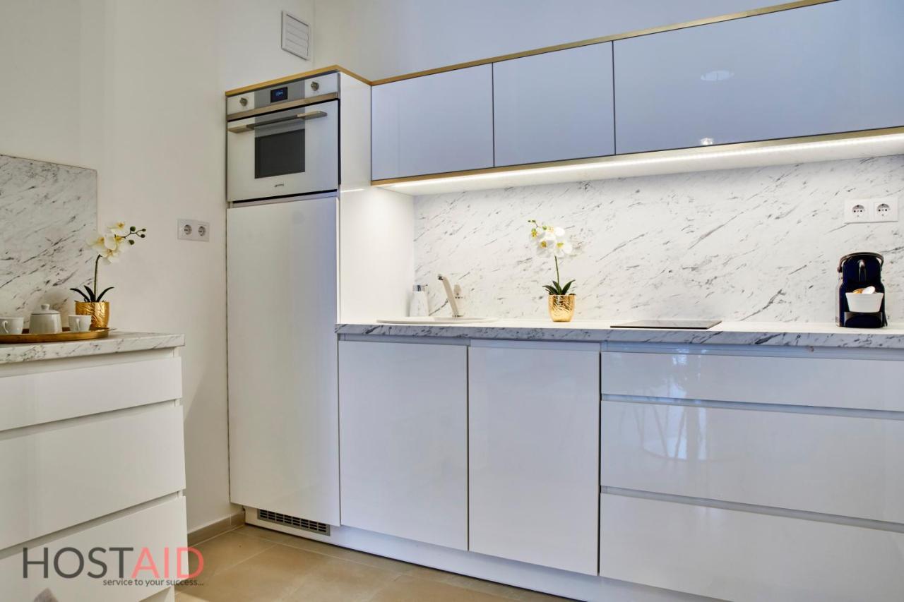 Azur Apartment - Hostaid Siófok Esterno foto