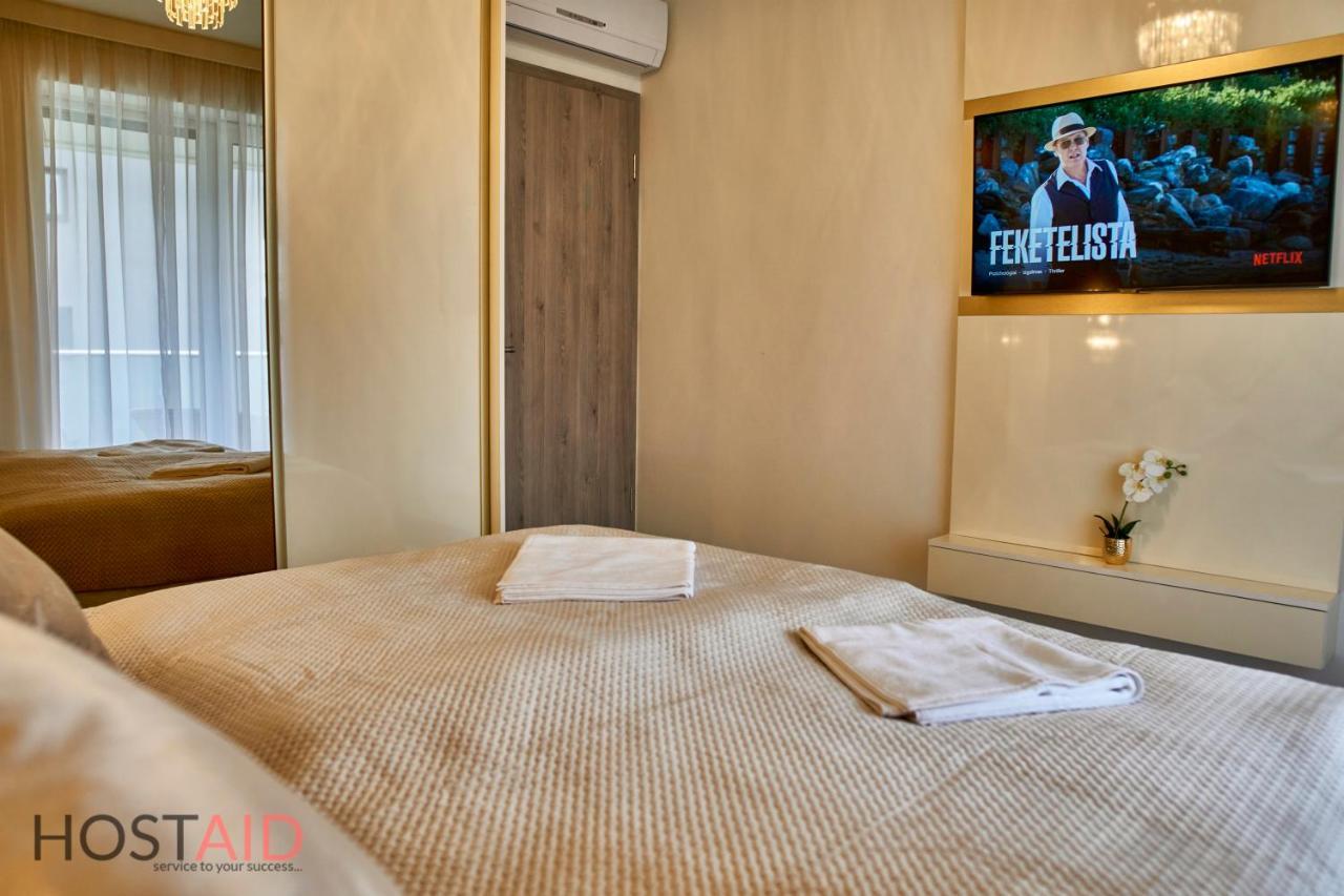 Azur Apartment - Hostaid Siófok Esterno foto