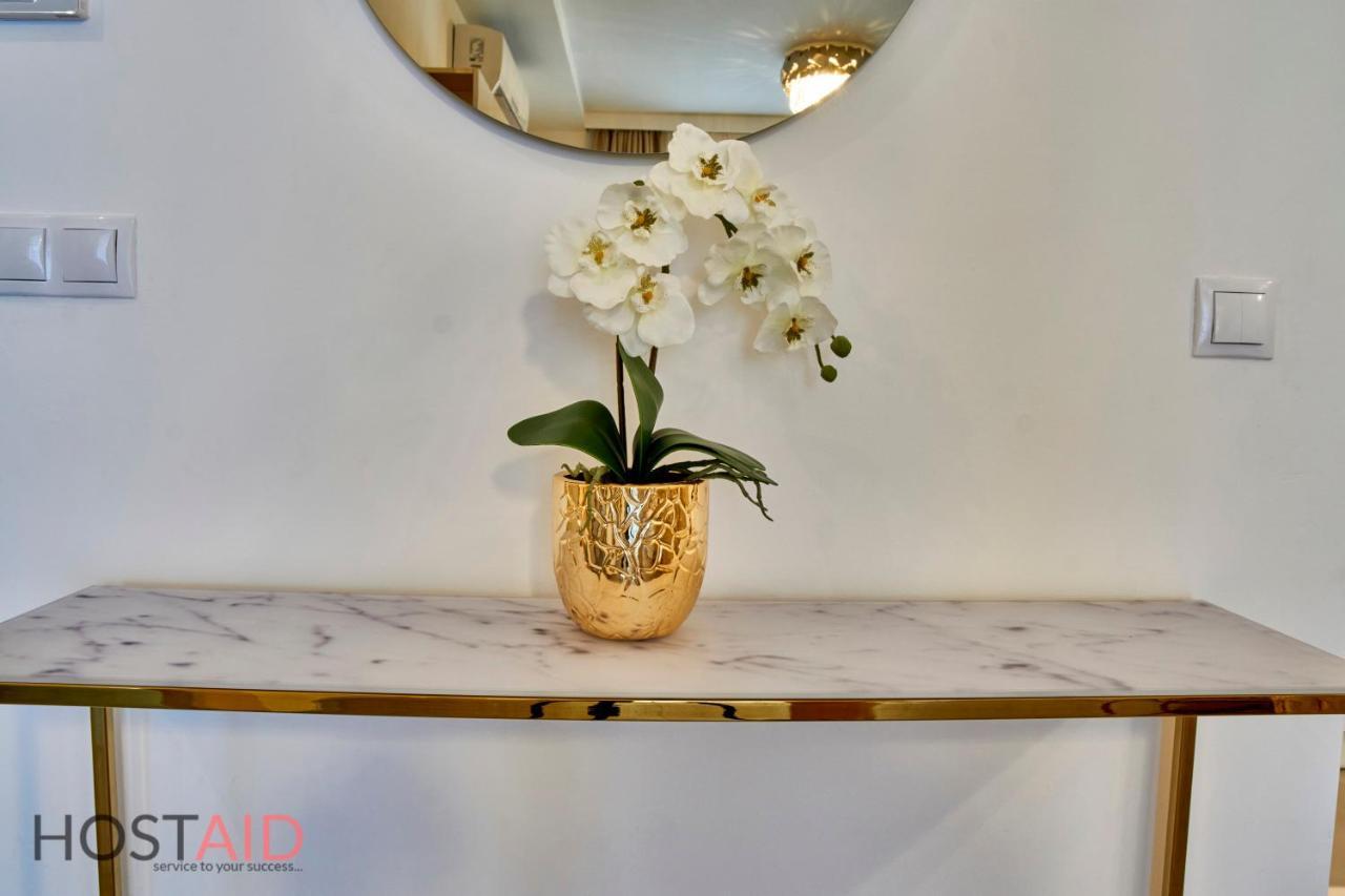 Azur Apartment - Hostaid Siófok Esterno foto