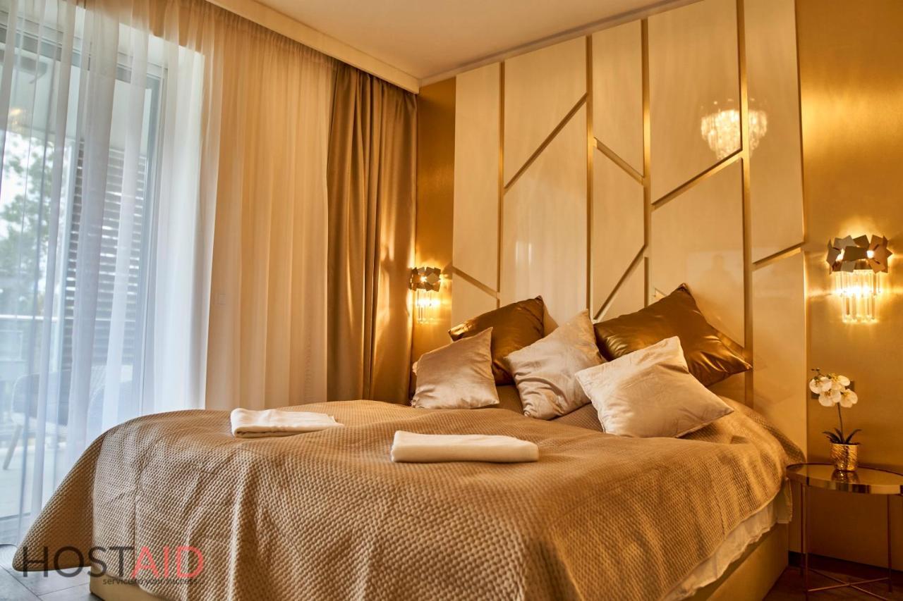Azur Apartment - Hostaid Siófok Esterno foto
