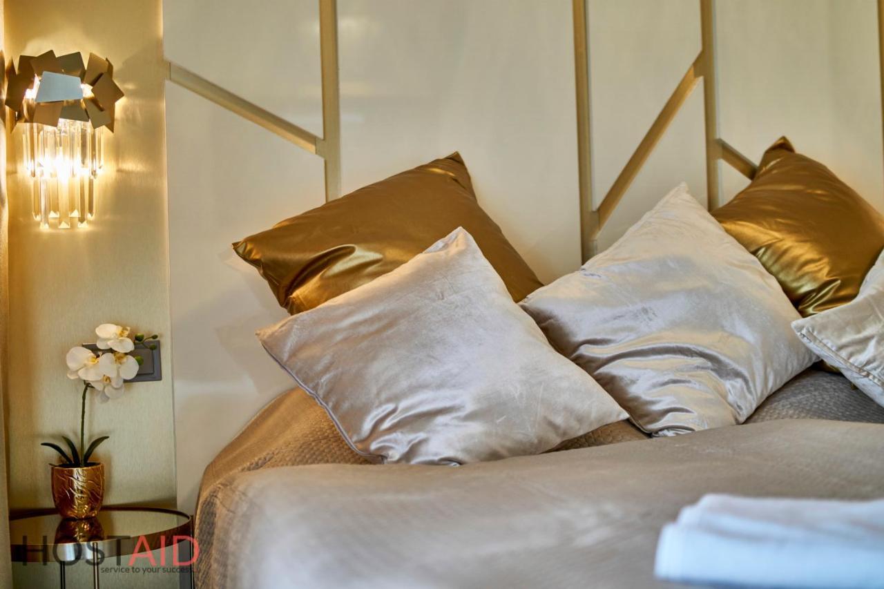 Azur Apartment - Hostaid Siófok Esterno foto