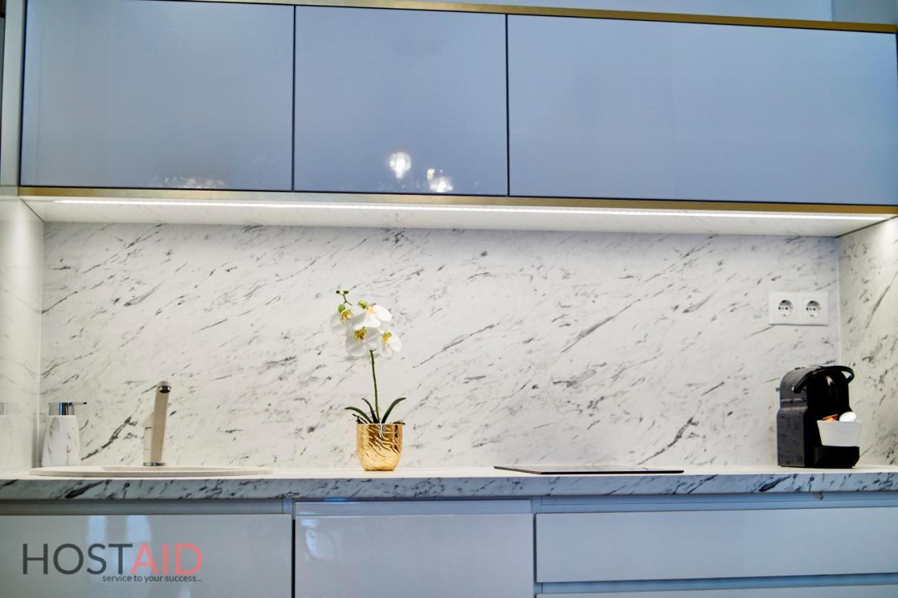 Azur Apartment - Hostaid Siófok Esterno foto