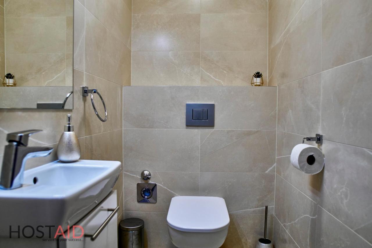 Azur Apartment - Hostaid Siófok Esterno foto