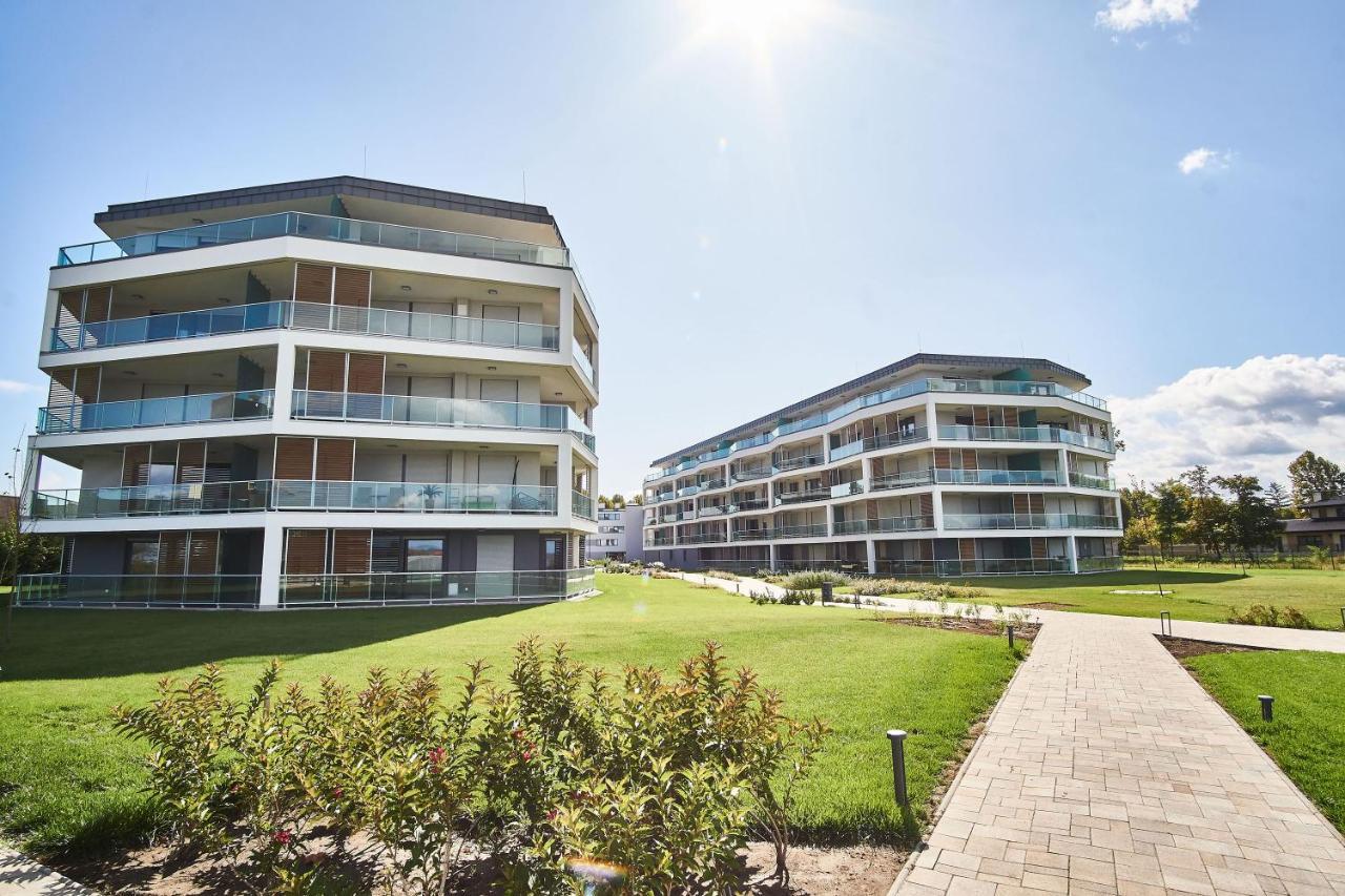 Azur Apartment - Hostaid Siófok Esterno foto